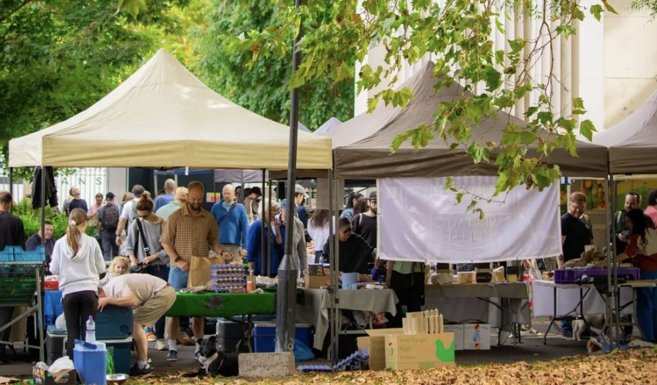 Oval Farmers Market