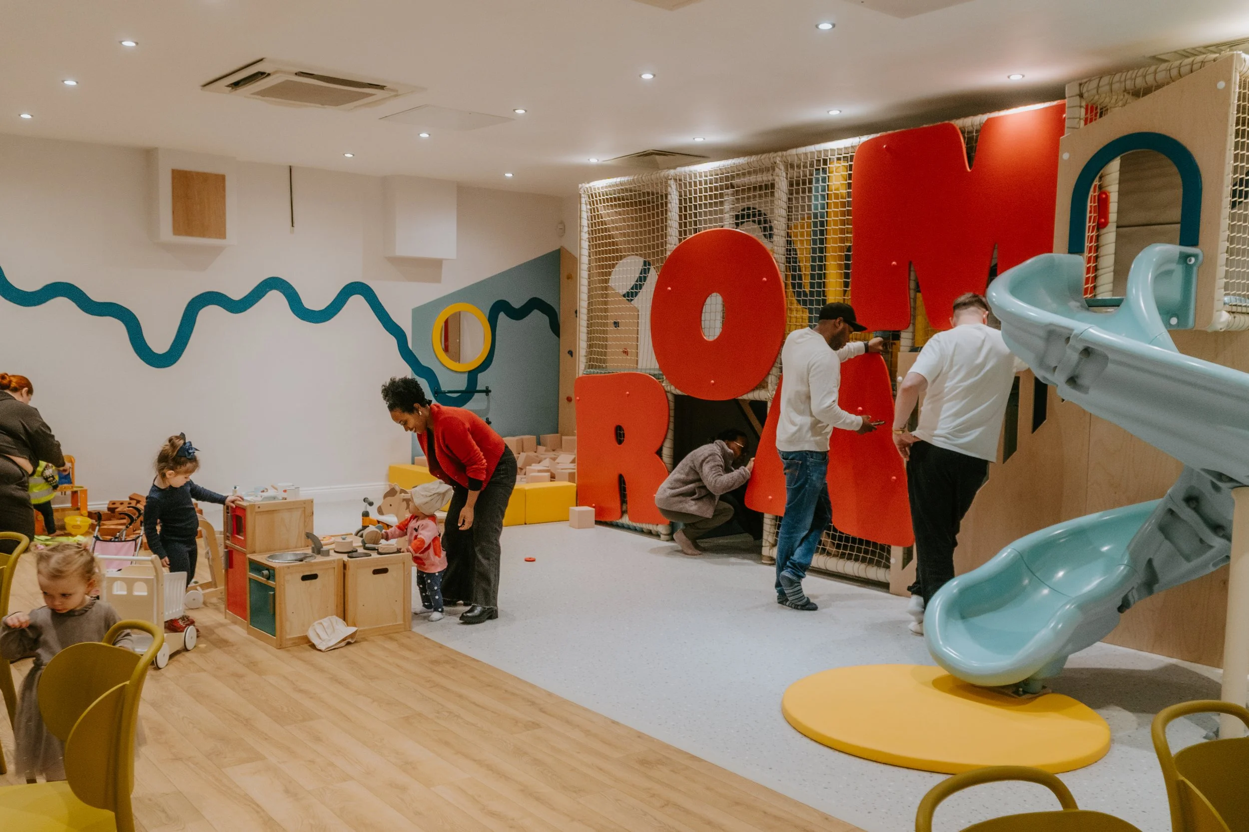 Roam Café Play Sessions